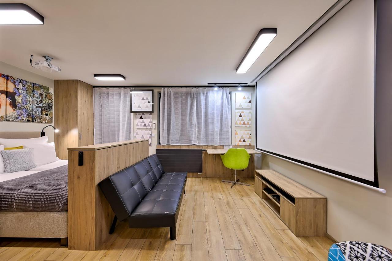 Inpoint Apartments G11 Near Old Town & Kazimierz District & Parking Option Krakow Exterior photo
